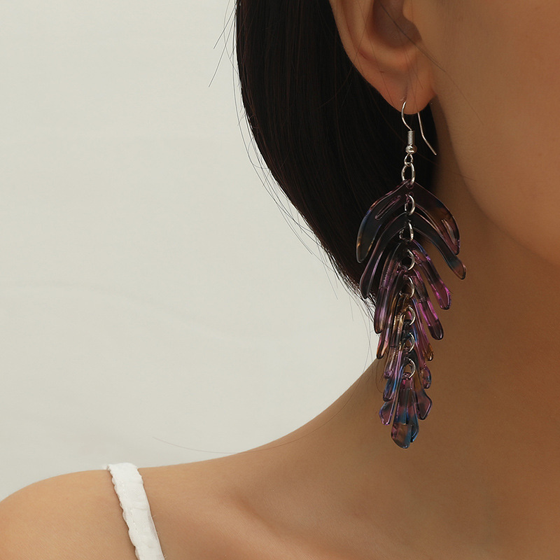Fashion New Resin Personality Creative Leaf-shaped Earring European And American Simple Retro Trend Exaggerated Elegant Wild Earrings display picture 5