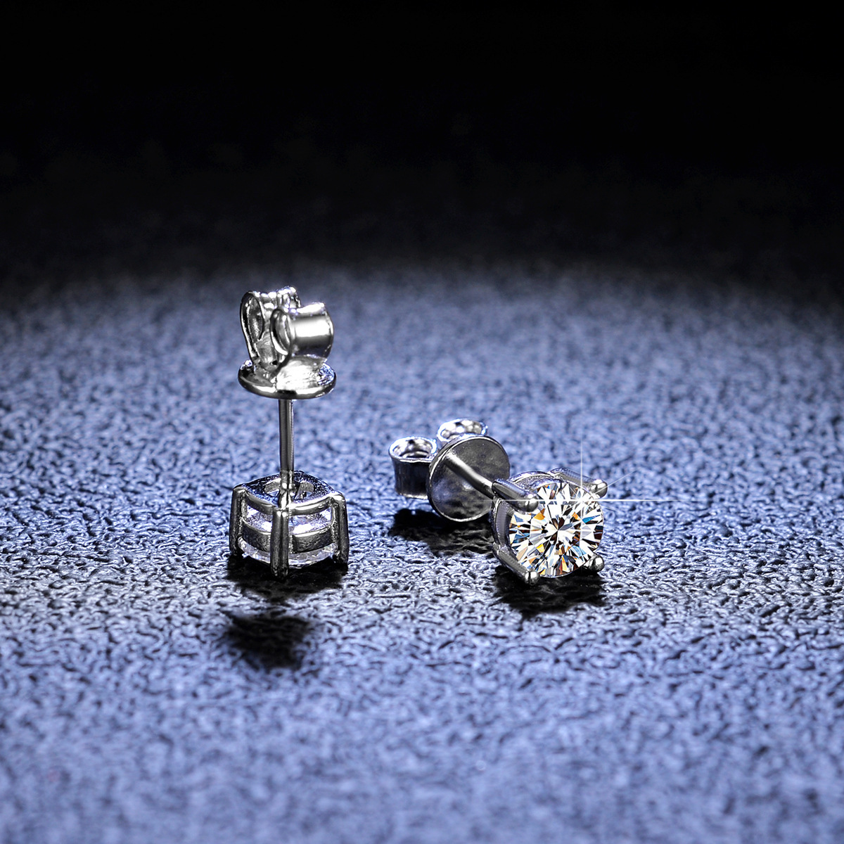 Simple Style Rhombus Sterling Silver Inlay Moissanite Zircon Ear Studs display picture 1