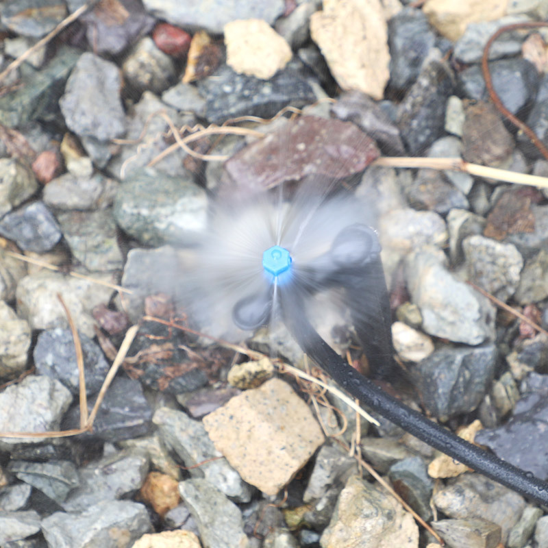 Jardín de riego de granja de ganado simple rosca de rociador insertado en el suelo productos de refrigeración de ganado sin impuestos