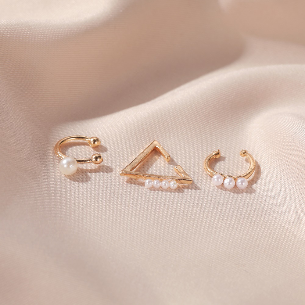 Hollow Geometric Pearl Earless Earrings Ear Bone Clip Three-piece Ear Clip Simple Earrings Wholesale Nihaojewelry display picture 3