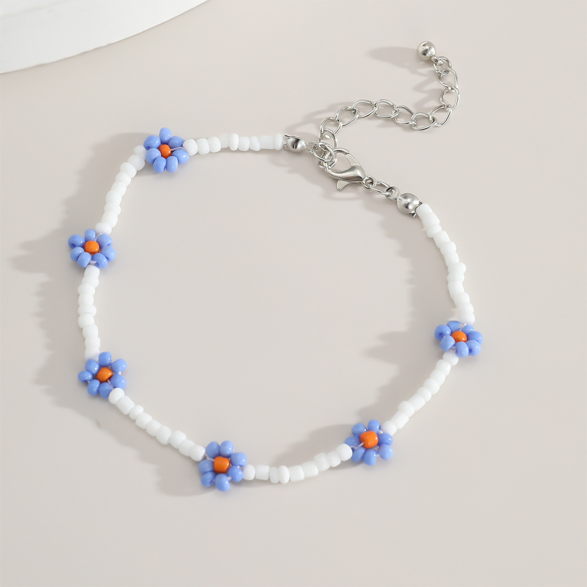 Creative Jewelry Small Daisy Necklace Simple Rice Bead Necklace Wholesale Nihaojewelry display picture 1