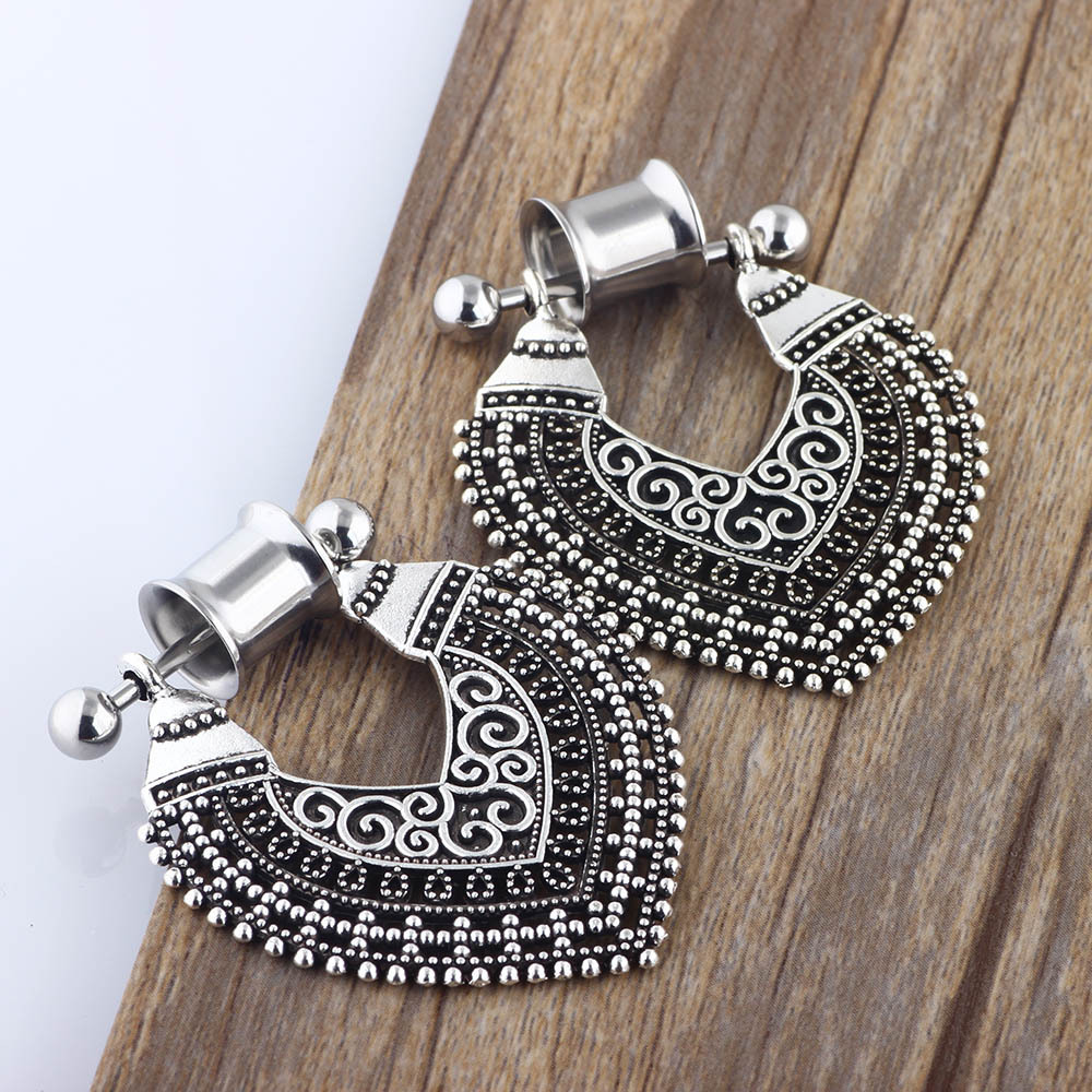 Labret piercing jewelry detail image