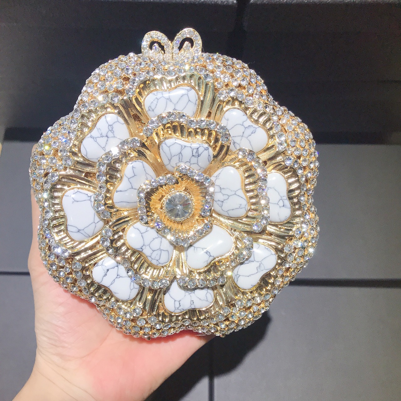 Ví cầm tay dự tiệc nữ đính đá giả kim cương họa tiết hoa 3D — Màu trắng, Màu xanh lá chi tiết 7