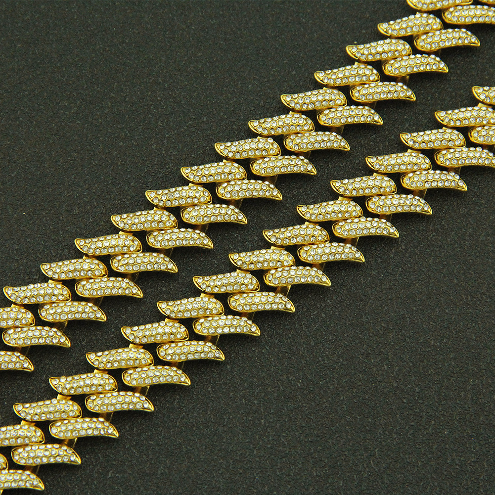 Three-row Diamond Diamond-shaped Thorns Men's Dragon Beard Buckle Necklace Bracelet display picture 4