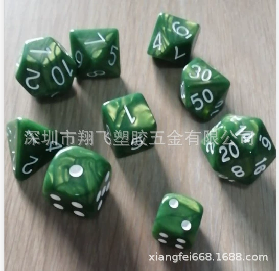 Поставка всех видов настольного игровой набор кубиков, зеленый перламутровый зеленый золотой порошок, профессиональный производитель кубиков