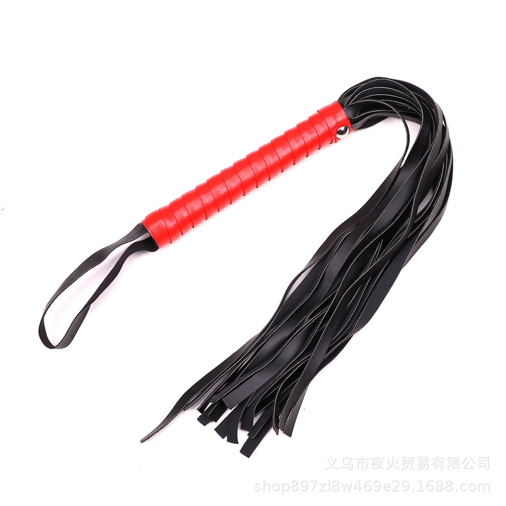 黑红小皮鞭批发 舞台道具游戏调教短软鞭 另类夫妻情趣用品调教SM-阿里巴巴