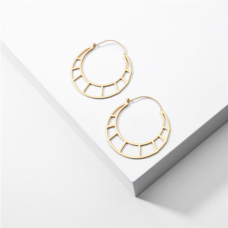 Fashion Jewelry Geometric Hollow Irregular Round Earrings Exaggerated Ladies Earrings Wholesale Nihaojewelry display picture 1