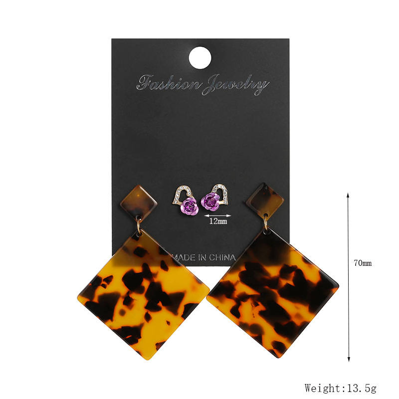 New Popular Geometric Acrylic Sheet Tassel Earrings Combined Pearl Earrings Set Nihaojewelry Wholesale display picture 11