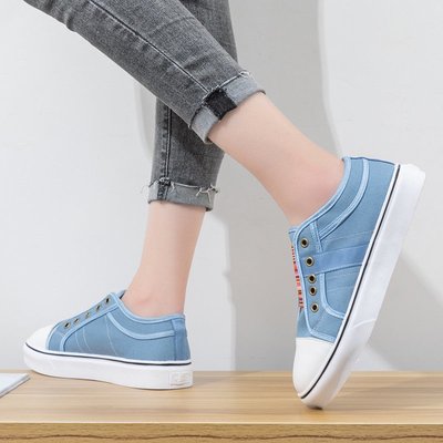 2020 new pattern Autumn and winter canvas shoe Foreign trade Blue and white porcelain canvas shoe Chinese style Flat heel Large Cloth shoes Single shoes