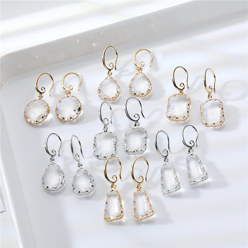 Simple Élégant Ronde En Cristal Boucles D'oreilles Goutte D'eau En Cristal Gouttes Pour Les Oreilles Fée Spéciale-intérêt Conception Couverts En Verre Boucles D'oreilles display picture 9