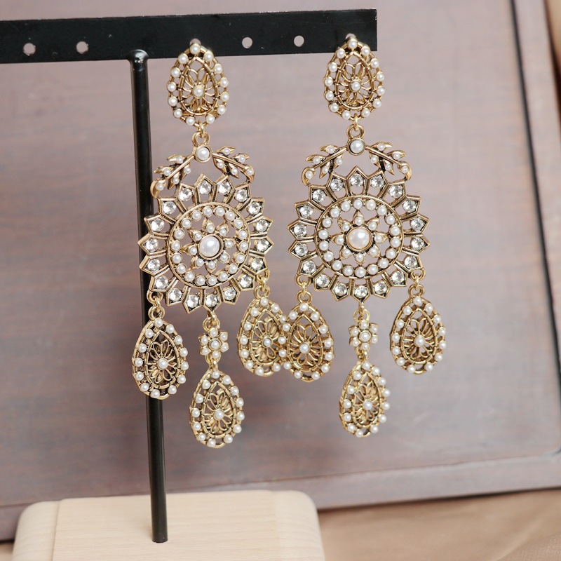 Golden Retro  White Millet Beads  Earrings display picture 4