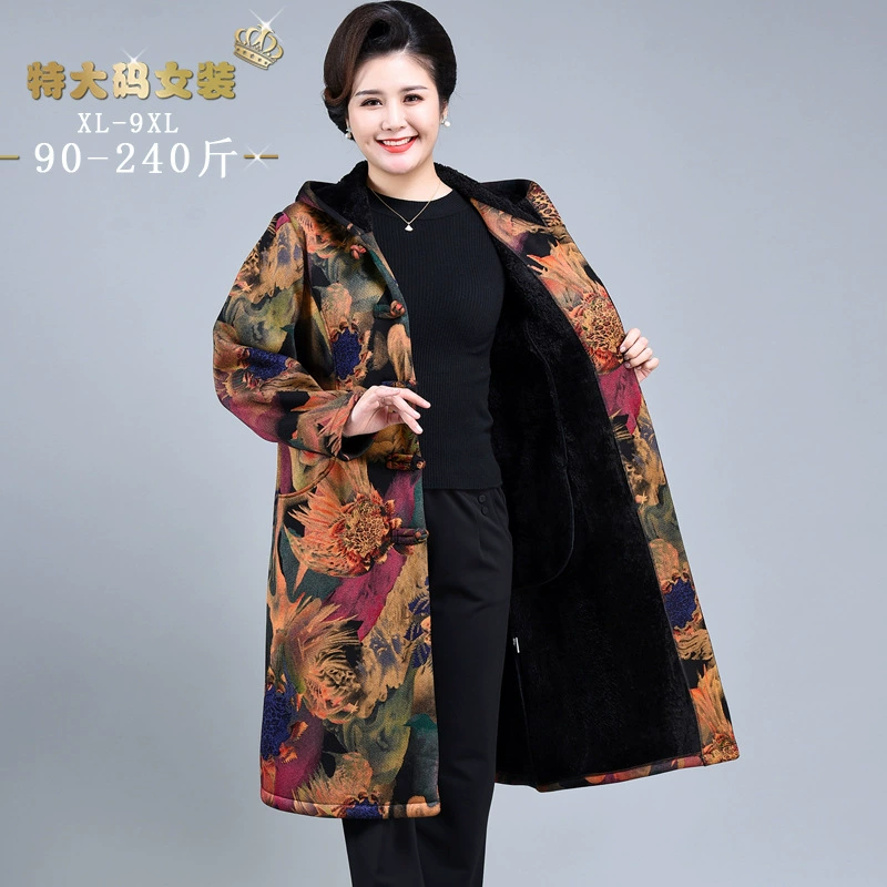 2026 Новая зимняя одежда Одежда для мам плюс длинное пальто для женщин среднего возраста утолщенное пальто 240 Jin, новый цветок
