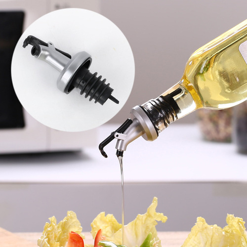 Oil nozzle, oil bottle stopper, push-type oil guide nozzle, plastic oil bottle cap, seasoning bottle mouth, soy sauce bottle head, kitchen tool