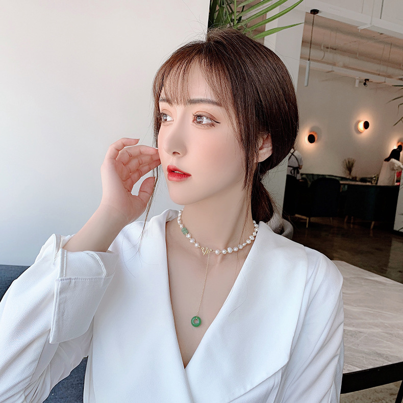 Natural Pearl Necklace Simple Retro 14k Real Gold Electroplated Emerald Buckle Clavicle Chain Wholesale Nihaojewelry display picture 3