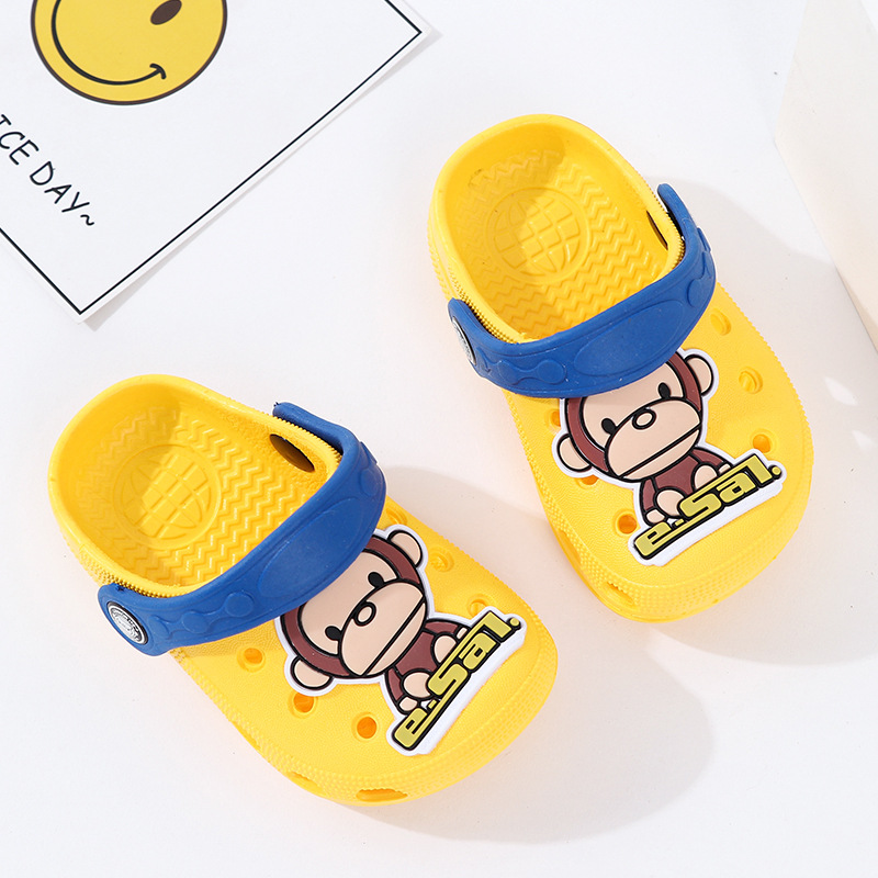 [70% discount] Summer new baby slippers hole shoes Children beach shoes non-slip soft soled home shoes