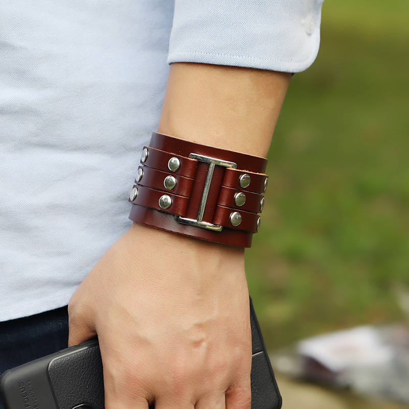 Accesorios de Venta caliente transfronterizos retro multi-capa remache pulsera de piel de vaca personalidad europea y americana estilo punk pulsera de cuero ancho de los hombres