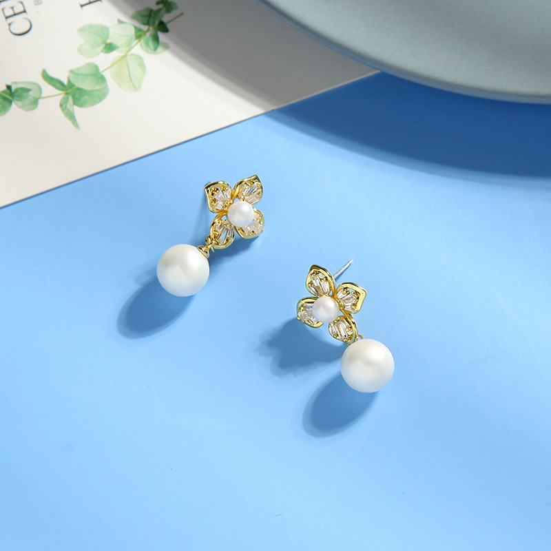 Korean Fashion S925 Silver Needle Earrings Diamond Pearl Earrings Super Fairy Flower Earrings Wholesale Nihaojewelry display picture 5