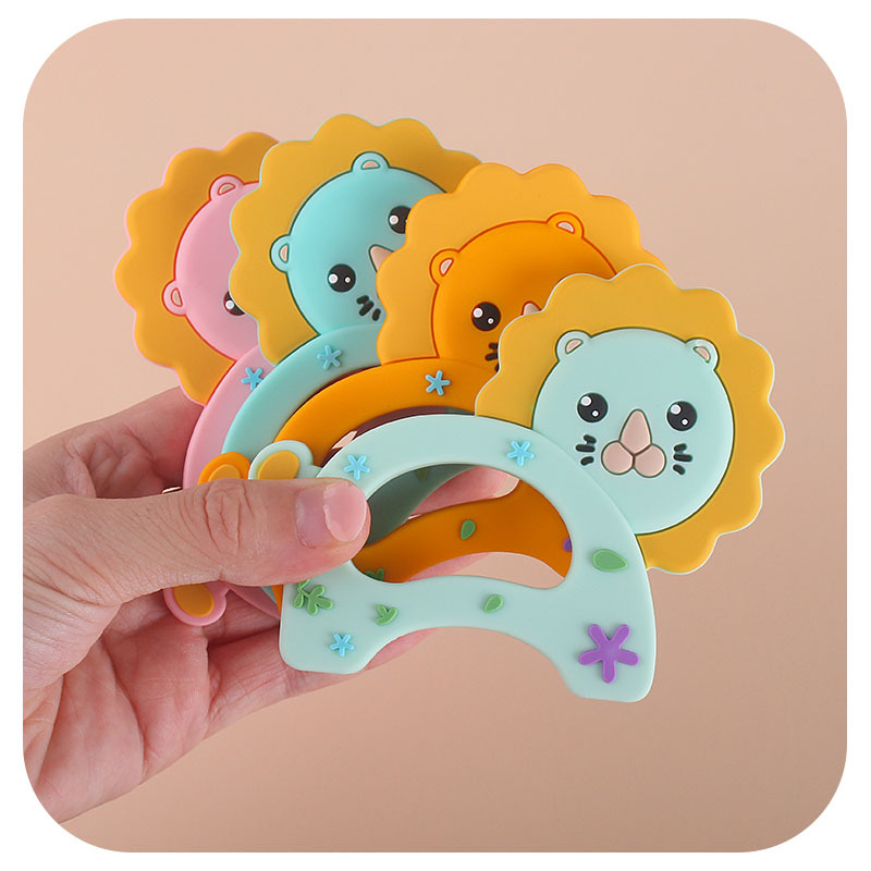 Pequeño León de dibujos animados bebé teether stick de silicona de grado alimenticio bebé juguete molar