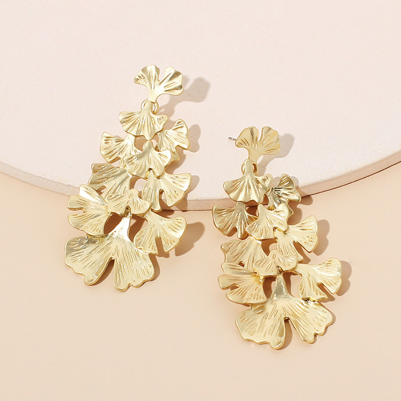 Vintage Metal Leaf Earrings display picture 3