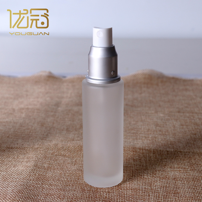 Fábrica al por mayor 30ml botella de vidrio esmerilado Fundación botella de líquido crema protectora solar loción cosméticos sub-botella personalización