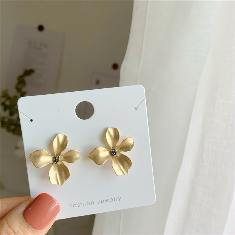 Retro matte elegant earrings