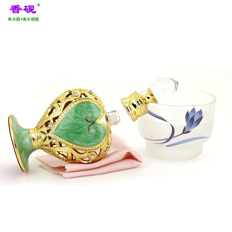 香砚12ml金色心形翠绿大桃心款香水瓶摆件5.jpg