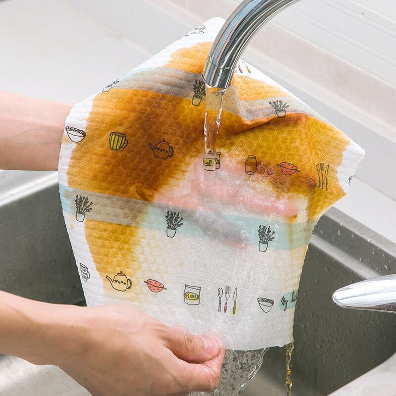 Dot-off type oil-free lazy person rag kitchen non-woven wet and dry dual-use household cleaning towel disposable dish washing
