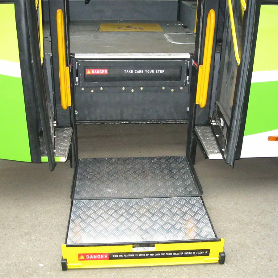 信德泰克公交车踏步式上下车台阶 残疾人电动轮椅升降机