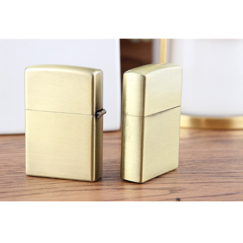 Loss management night market street stall embossed lighter windproof metal retro bronze kerosene lighter wholesale