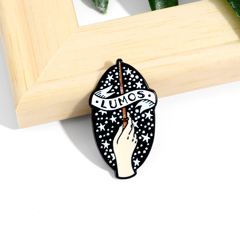 Fashion Pin Letter Hand Alloy Stoving Varnish Unisex Brooches display picture 3