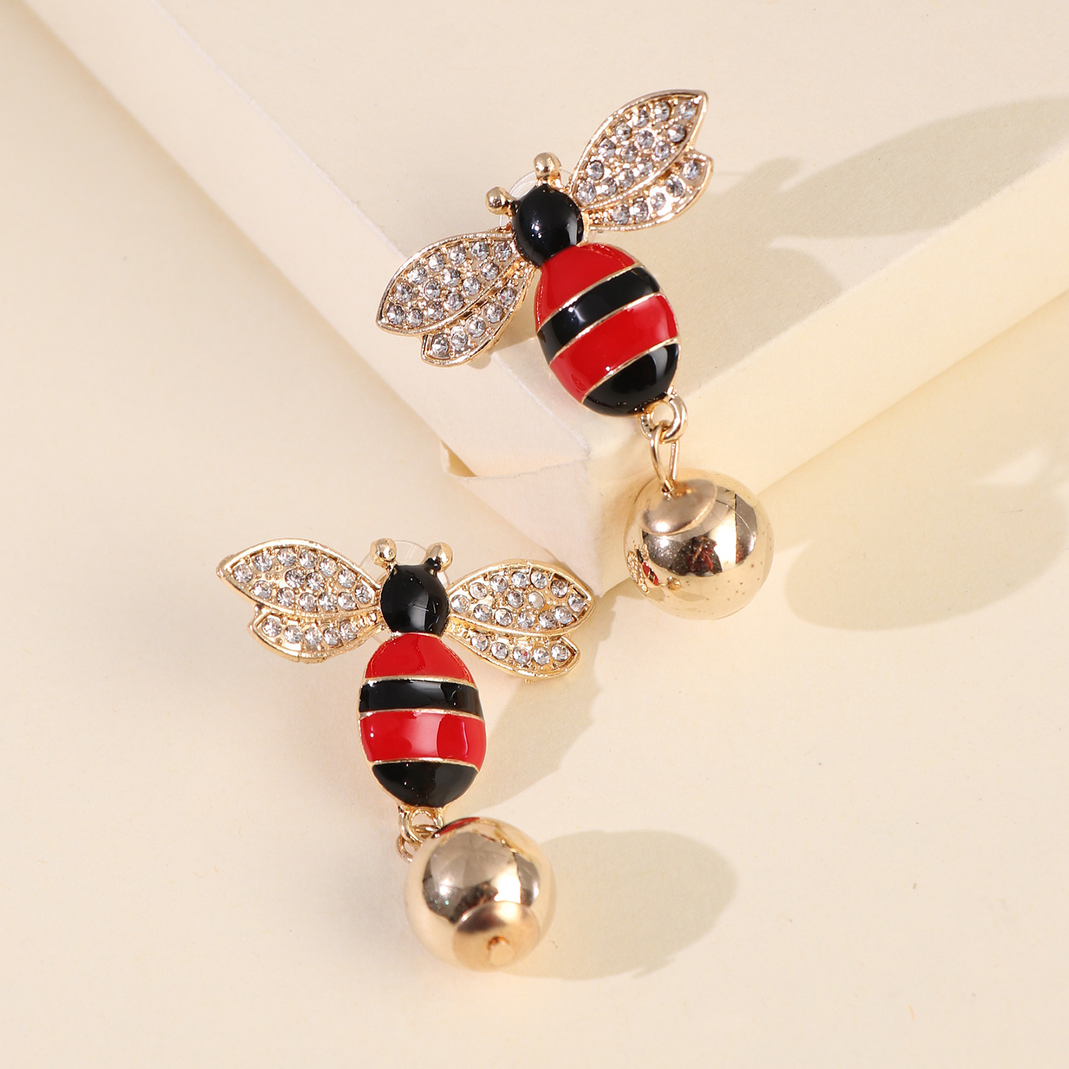 54246 Fabrik Direkt Vertrieb Neue Symmetrische Ohrringe Bienen Perlen Ohrringe Ohrringe Insekten Ohrringe Korea display picture 12