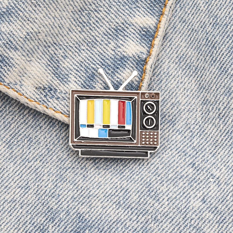 New Creative Retro Tv Channel Brooch display picture 4