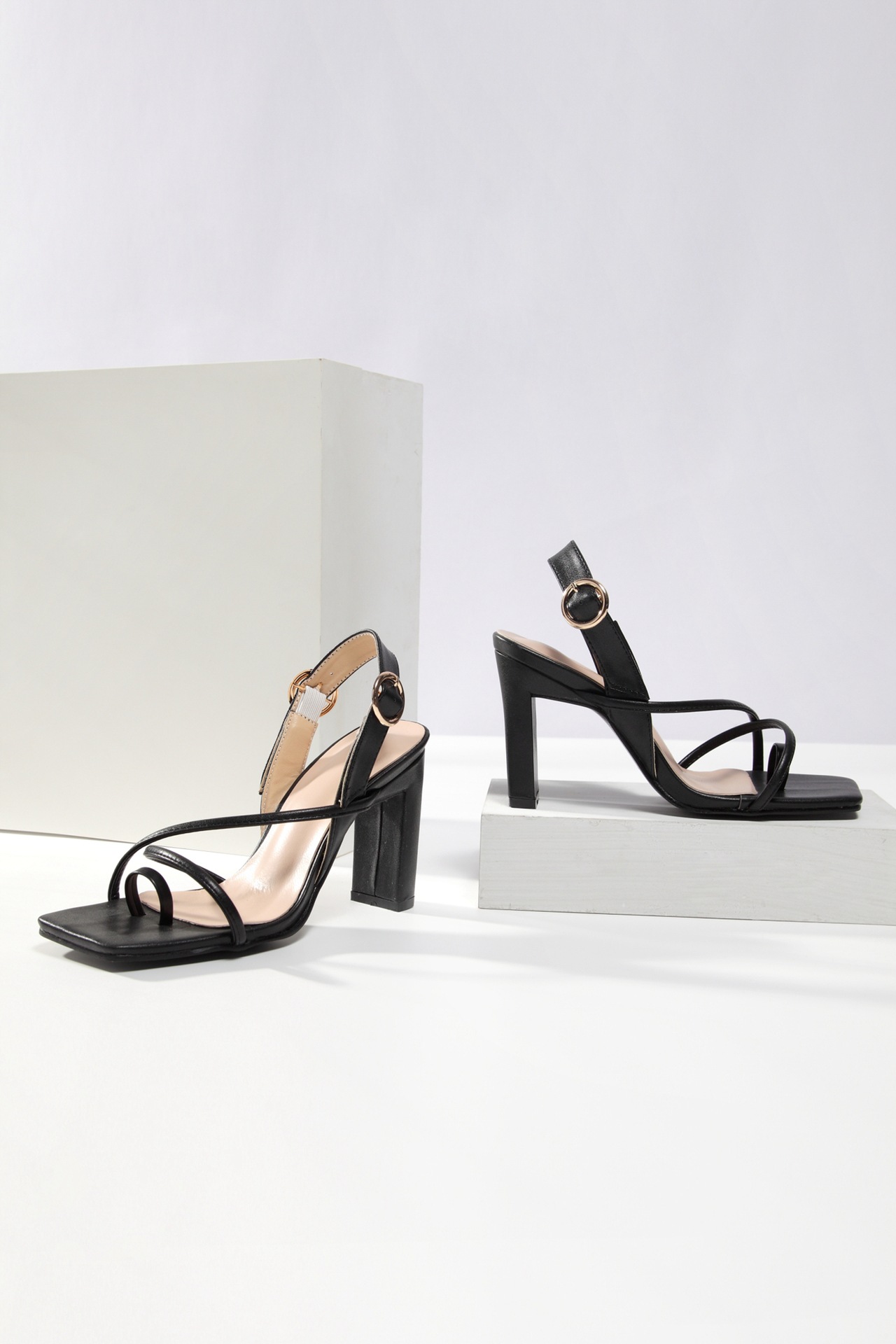 Slip-On-Sandalen mit quadratischem Absatz und Sandalen in Übergröße_voghion.com