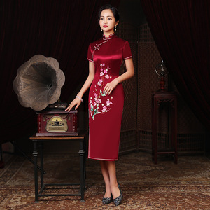 Traditional Chinese Dress Qipao Dresses for Women Red wine embroidered long cheongsam banquet wedding large size cheongsam dress 