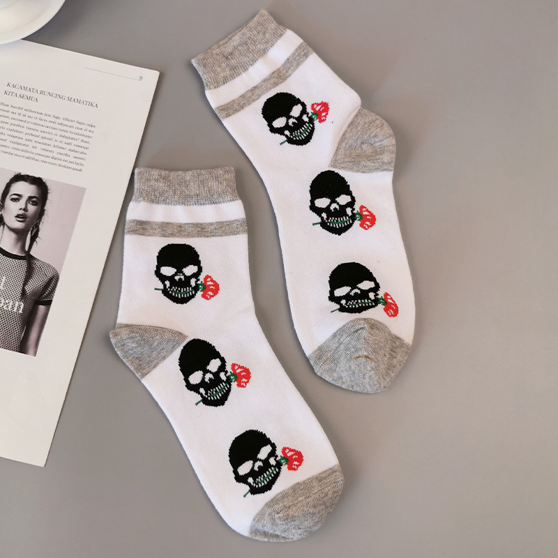 Unisex Fashion Rose Skull Cotton Blending Jacquard Crew Socks A Pair display picture 5