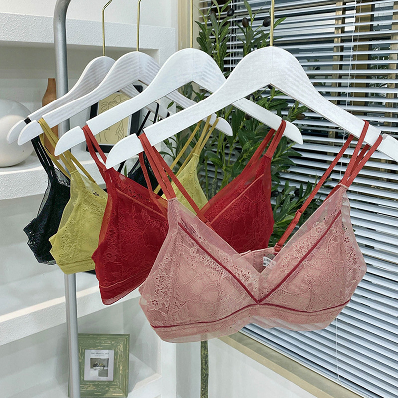 French Lace Underwear Wireless Sweet Bras Spring and summer Thin section ventilation romantic sexy comfortable lady Bras