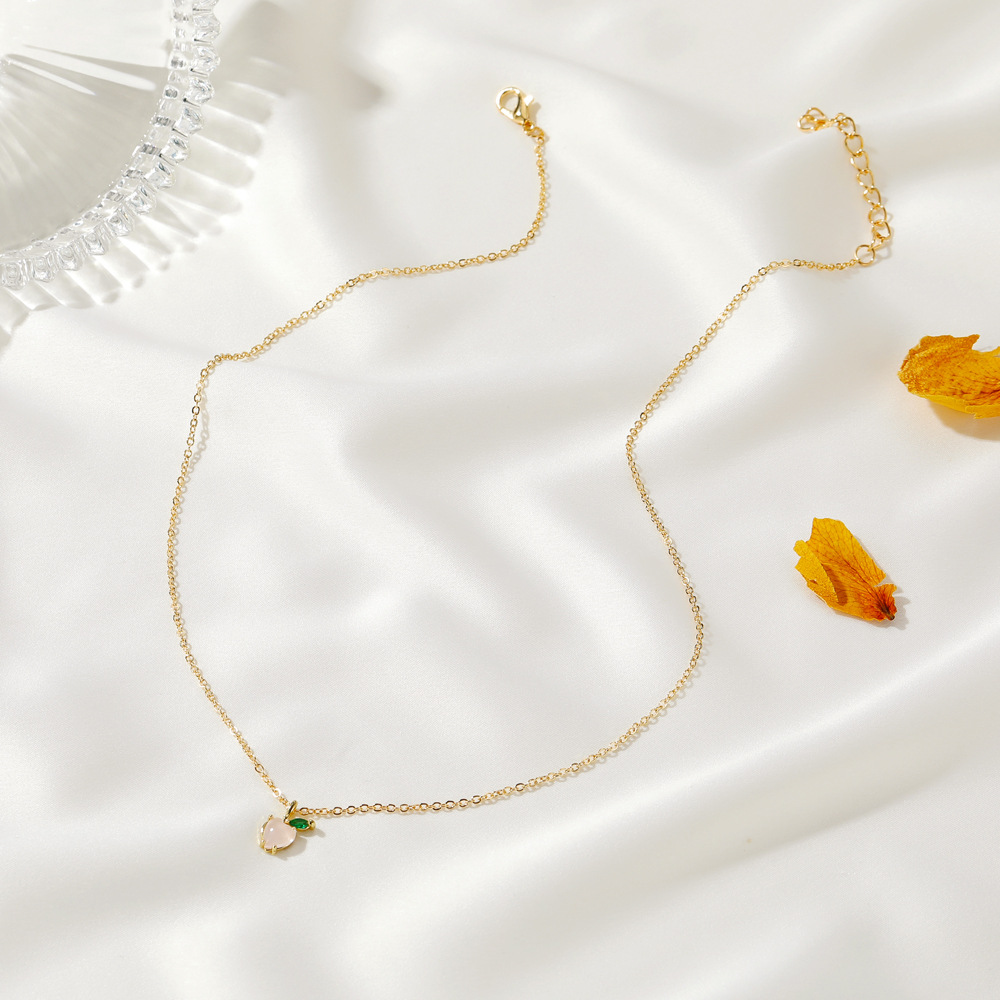 Korean Cute Peach Fruit Simple Necklace display picture 6