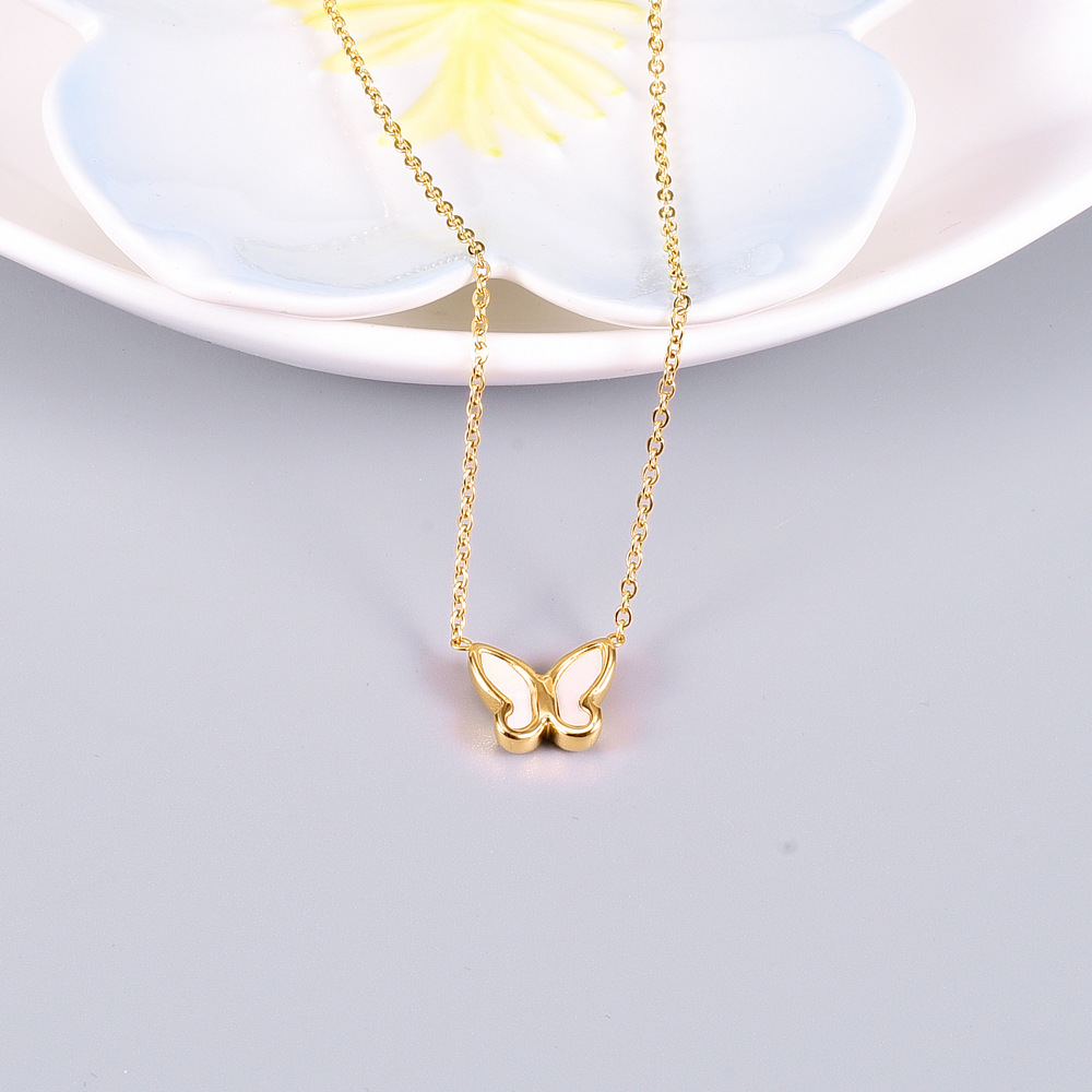 Wholesale Jewelry Retro White Shell Butterfly Clavicle Chain Necklace Nihaojewelry display picture 11