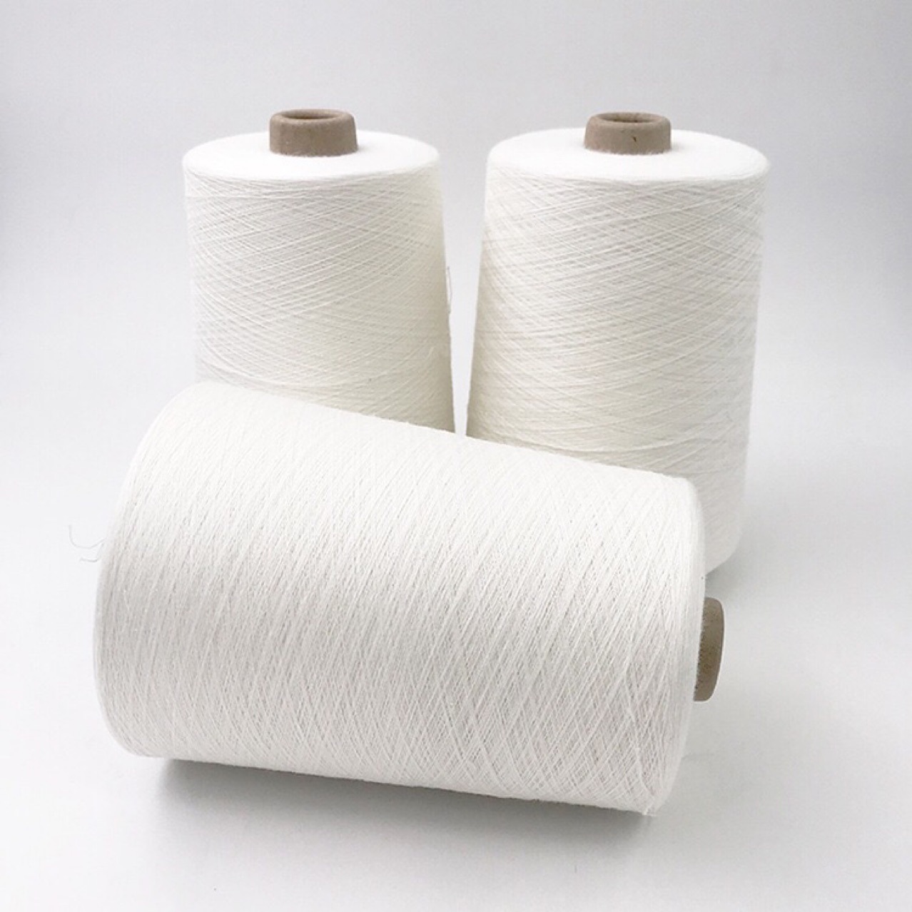 30支单股精梳棉羊毛纱8515  15%羊毛本白 针织机织混纺纱毛纱筒纱