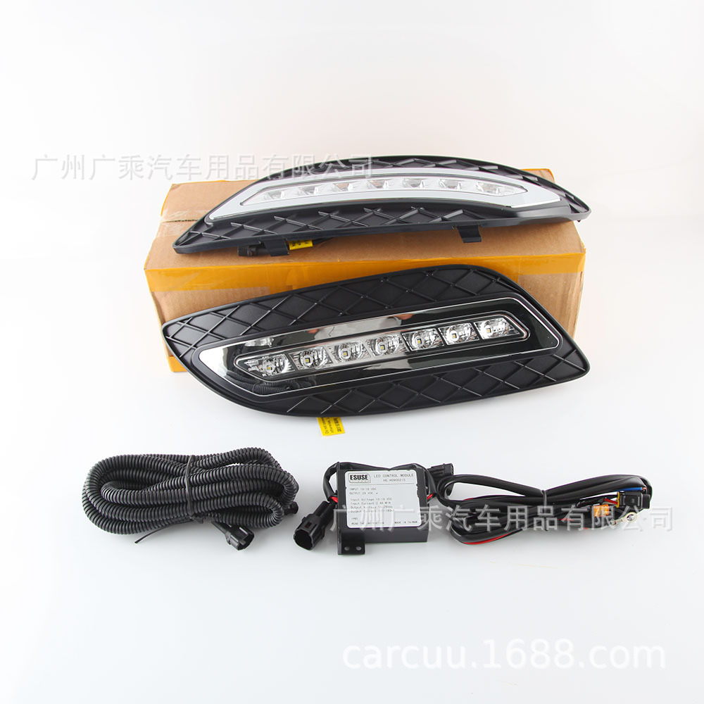 Aplicable a Mercedes-Benz Viano LED Luz de marcha diurna modificado conjunto de luz antiniebla delantera