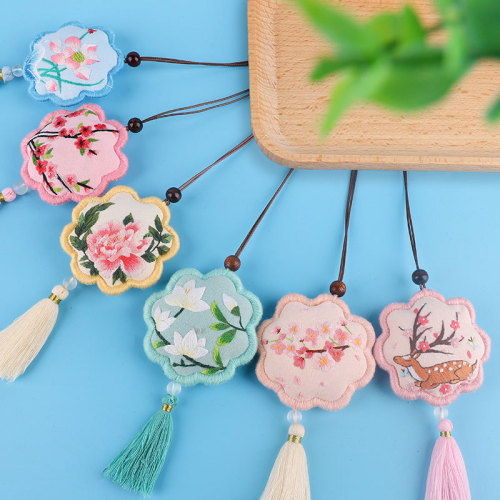 Beautiful Shore DIY Hand-Stitched Peace Amulet Beginner's Embroidery Kit Perfume Bag and Pouch Peace and Fortune Cross-Stitch