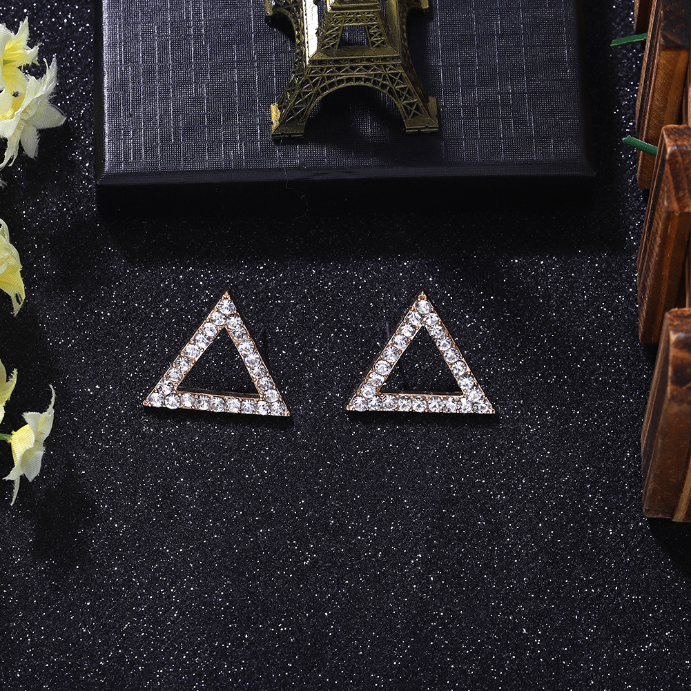 الإبداعية مثلث هندسية أقراط جديد مزاجه أقراط بسيطة العصرية الأقراط الجملة Nihaojewelry display picture 14