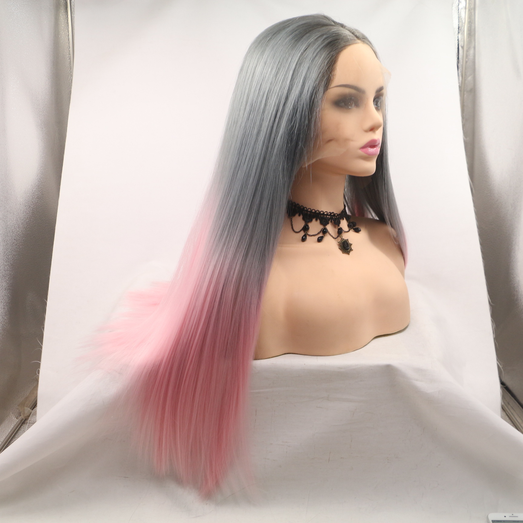 Comercio exterior Europa y América moda fibra química pelucas gris