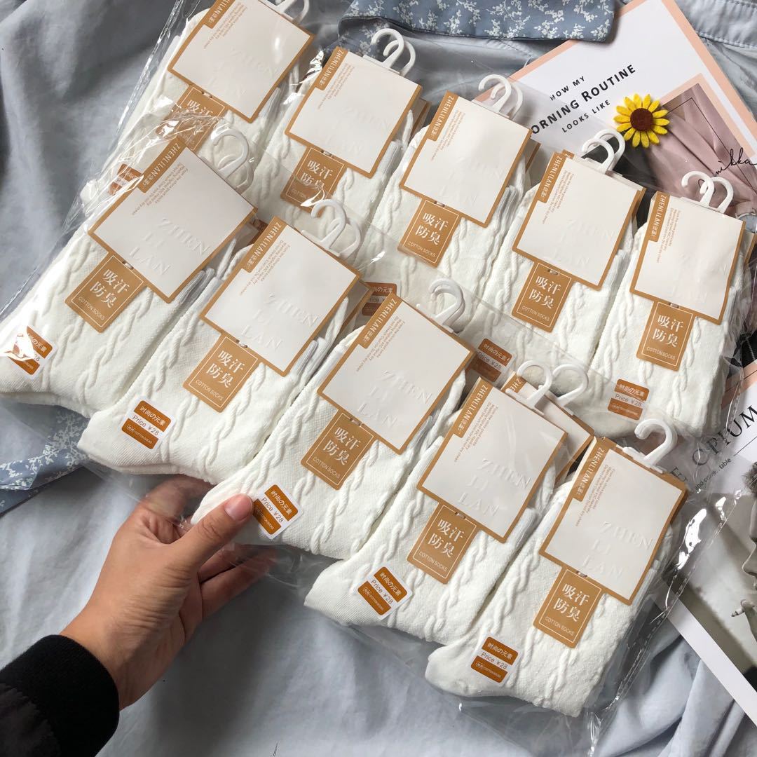 Daily Occasion Quick Dry Function Unisex Fashion Solid Color Cotton Crew Socks