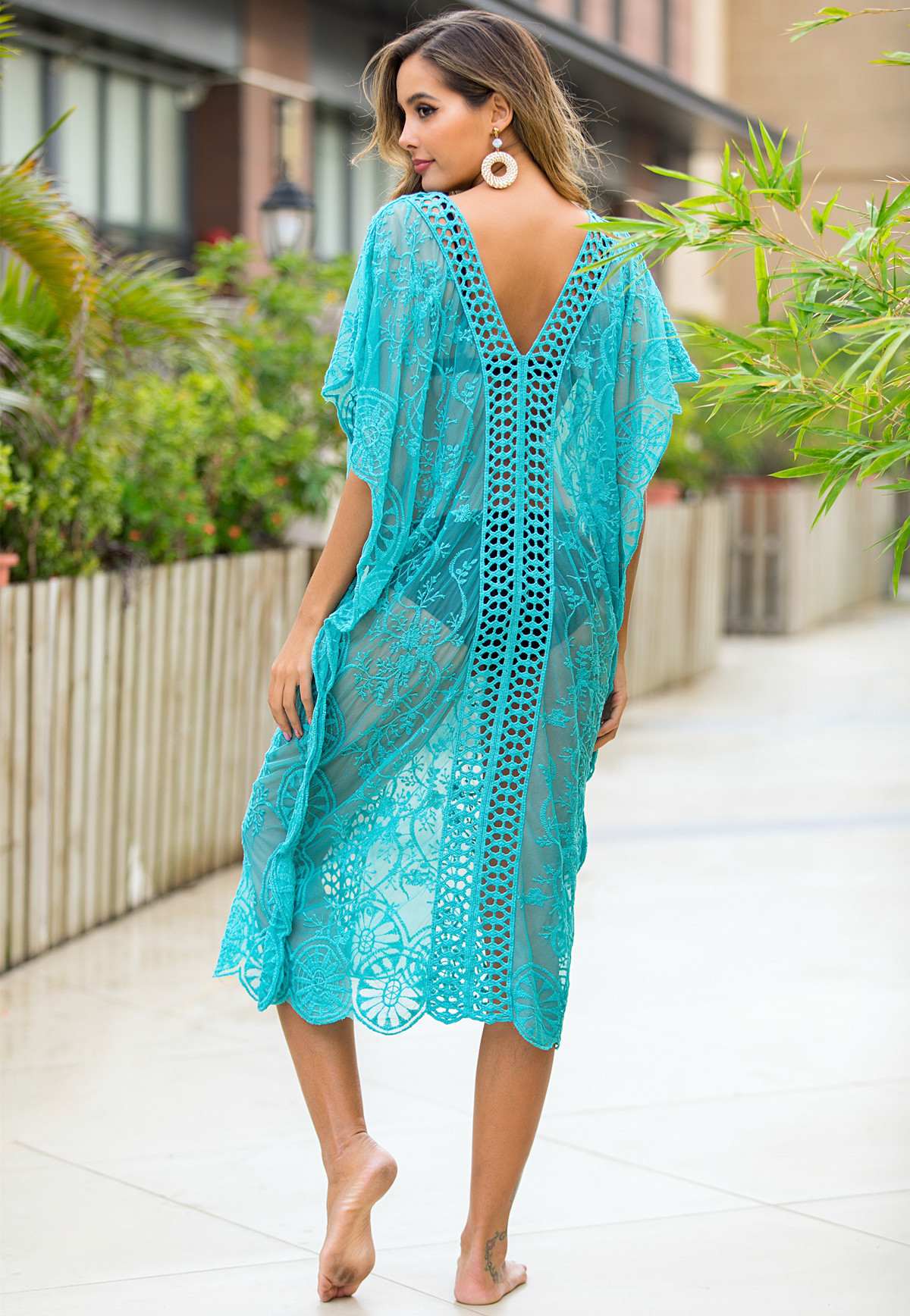 厂价直供跨境新款ins风格水溶绣花网布泳衣外搭沙滩罩衫