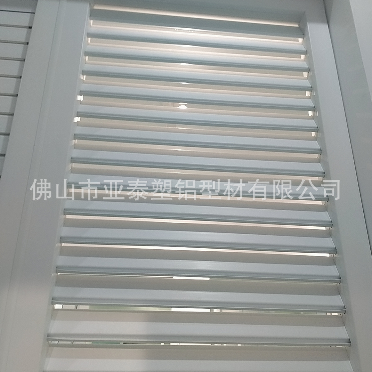 生产透气窗防水PVC百叶窗 客厅厨房浴室隔音门窗-阿里巴巴