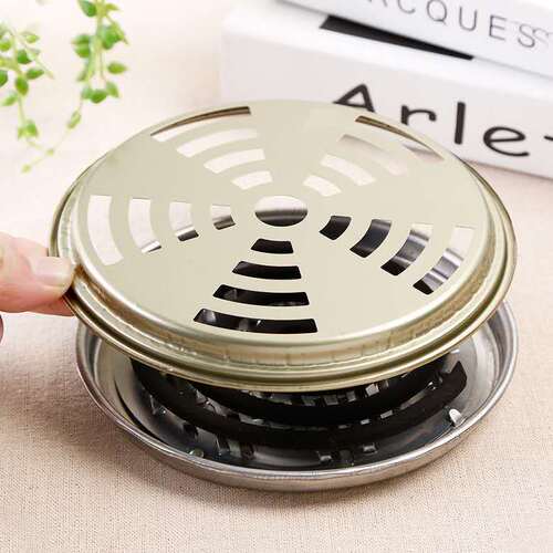 Summer household large nail mosquito coil tray with lid mosquito coil holder portable sawtooth mosquito coil box 2 yuan street stall night market wholesale