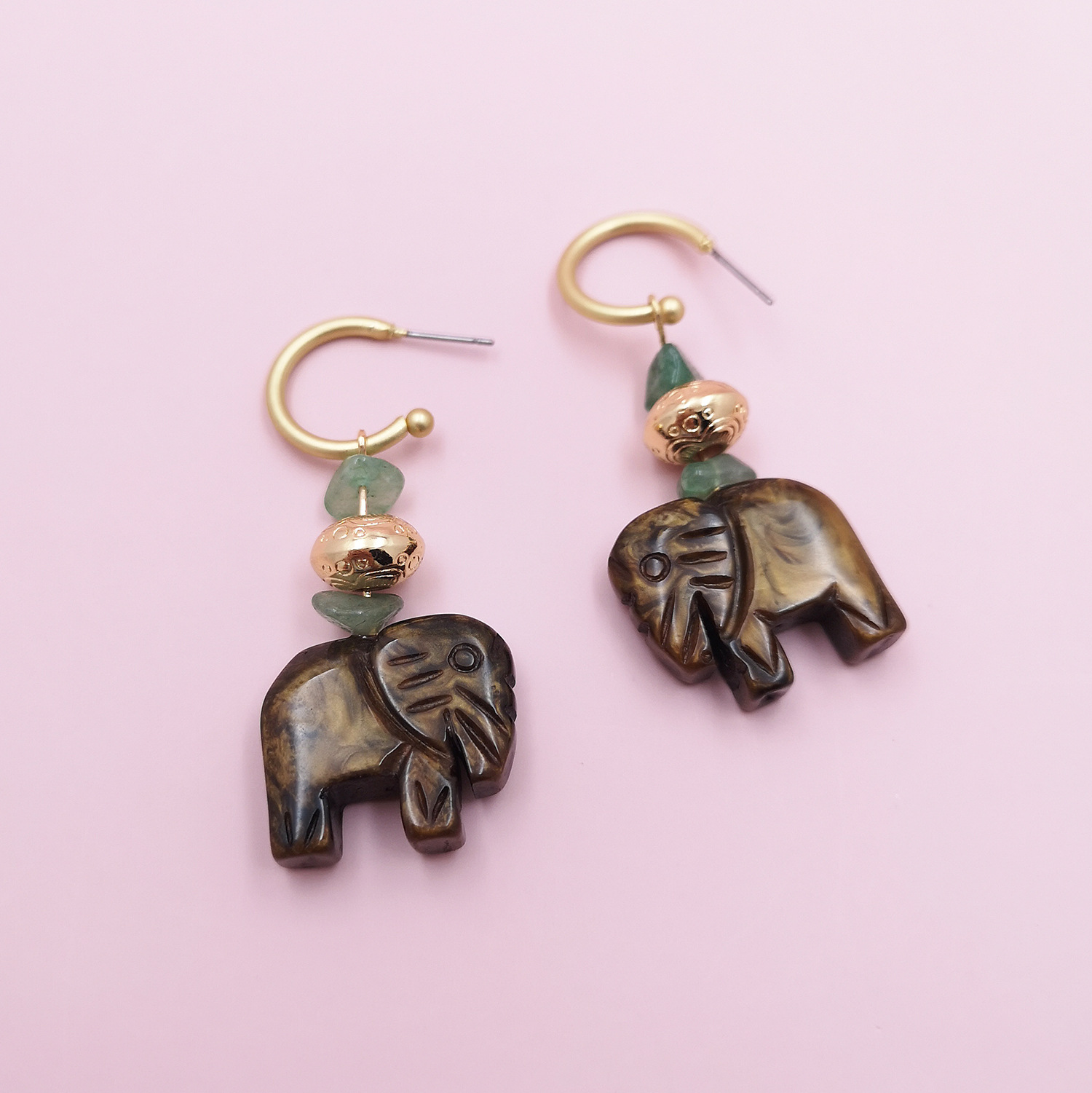 Fashion Elephant-shaped Wooden Alloy Earrings Creative Retro Simple Classic Solid Color Wood Earrings display picture 5