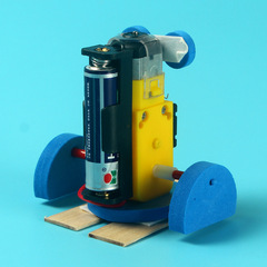Science and technology small production walking robot, educational DIY materials, science and education toys, small invention, homemade crawling robot