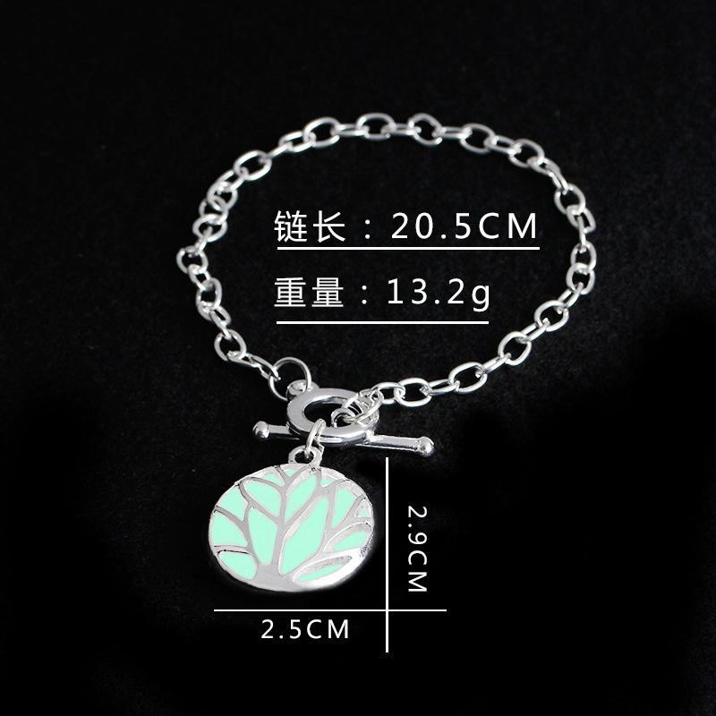 Europäische Und Amerikanische Heiße Persönlichkeit Hohle Leuchtende Baum Muster Anhänger Halskette Armband Glowing In Dark Jewelry display picture 2